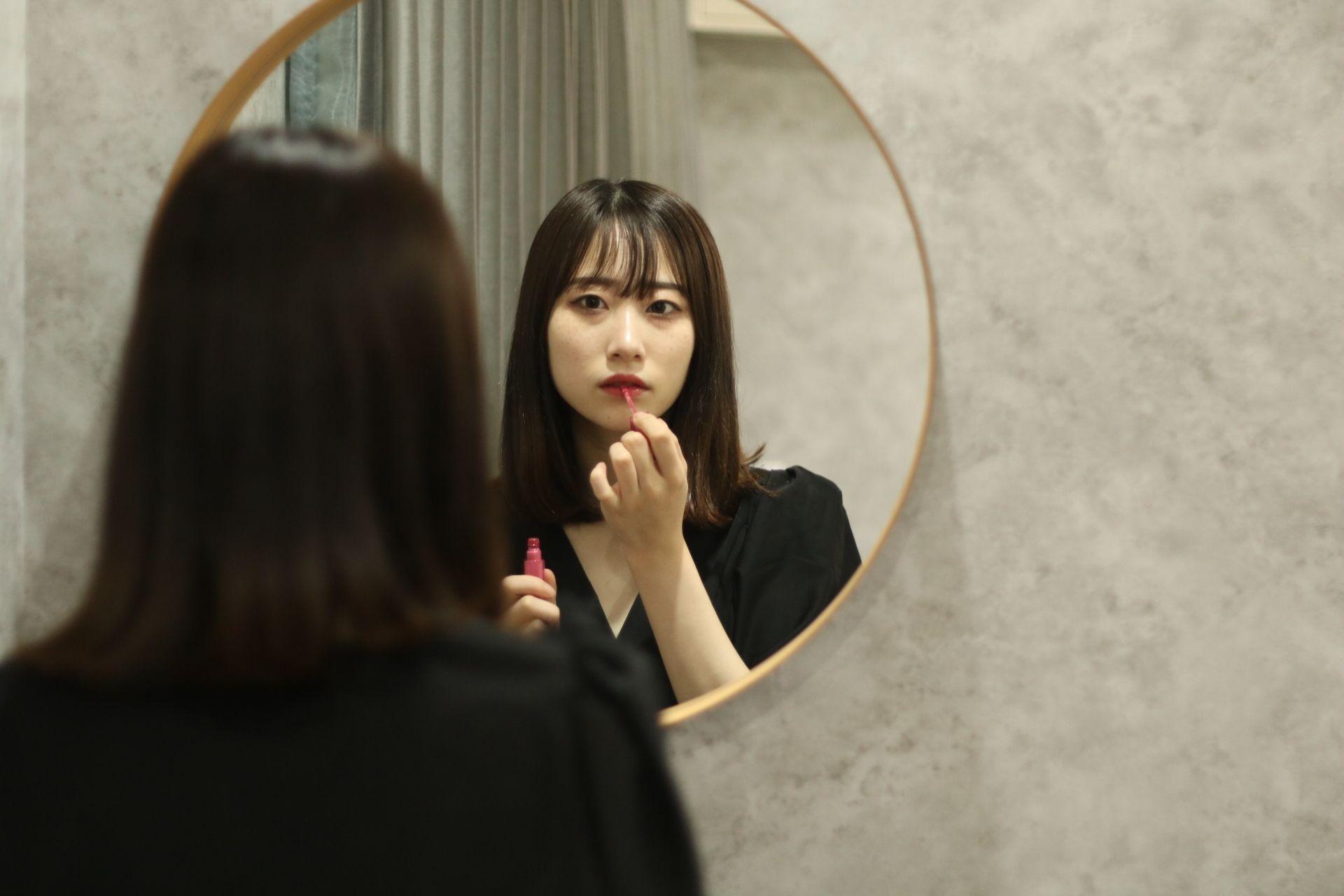 昔よりも前歯が出てきたのはなぜ?原因や治す方法を解説