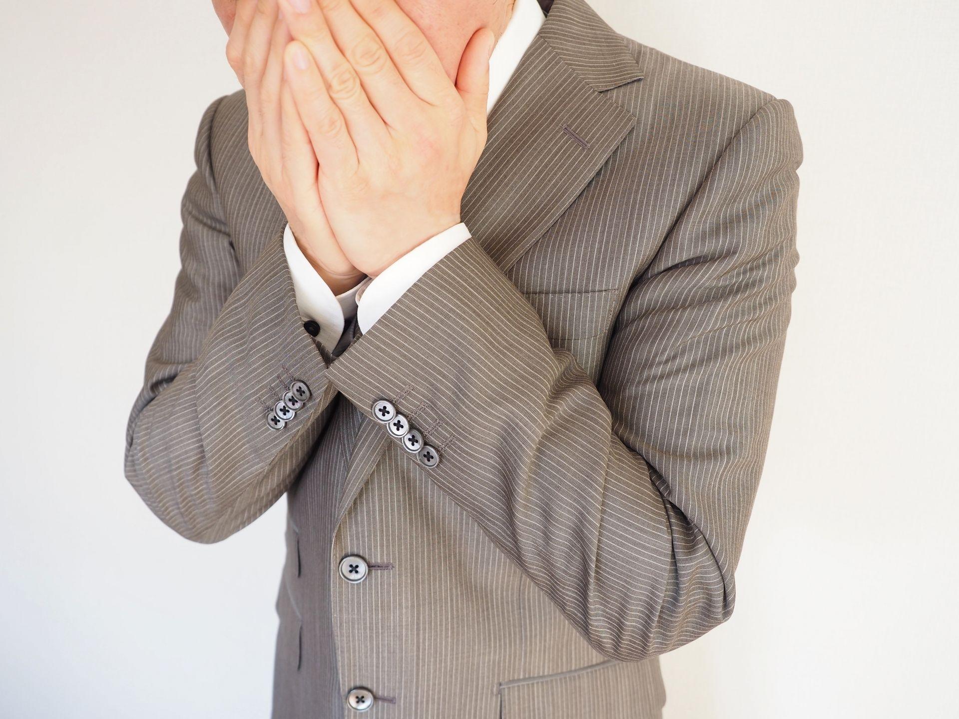 昔よりも前歯が出てきたのはなぜ?原因や治す方法を解説