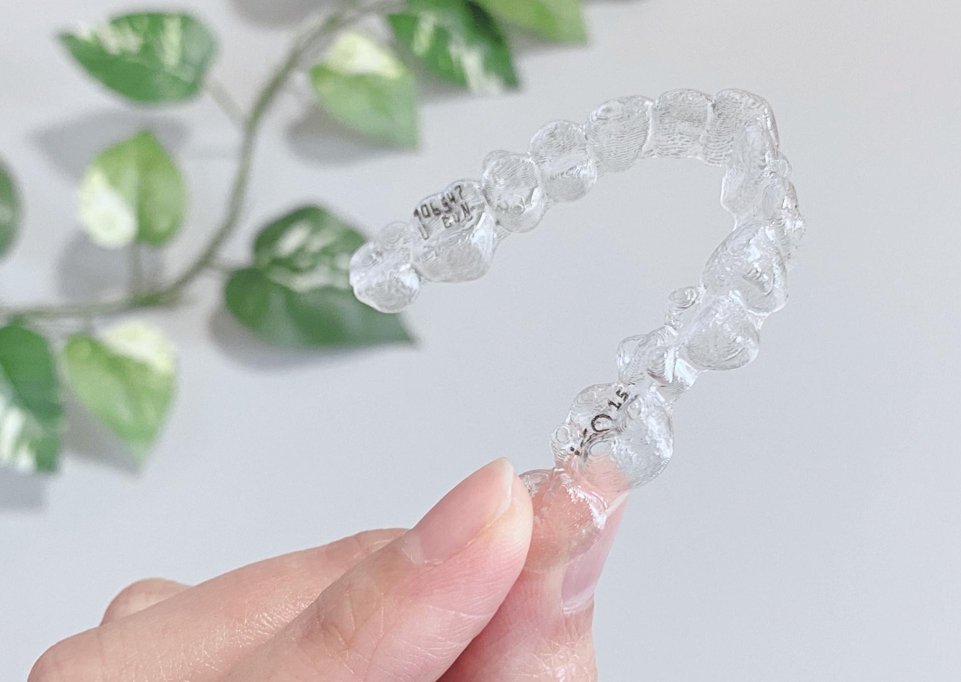 矯正中に器具や歯に着色を起こす3つの原因!予防法や対策も解説