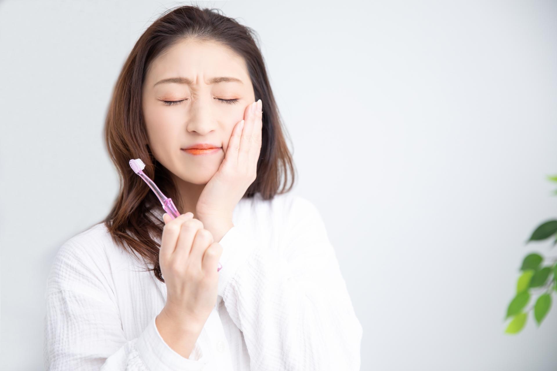 マウスピース矯正中で眠れないほど痛い!寝るときに試したい4つの対処法